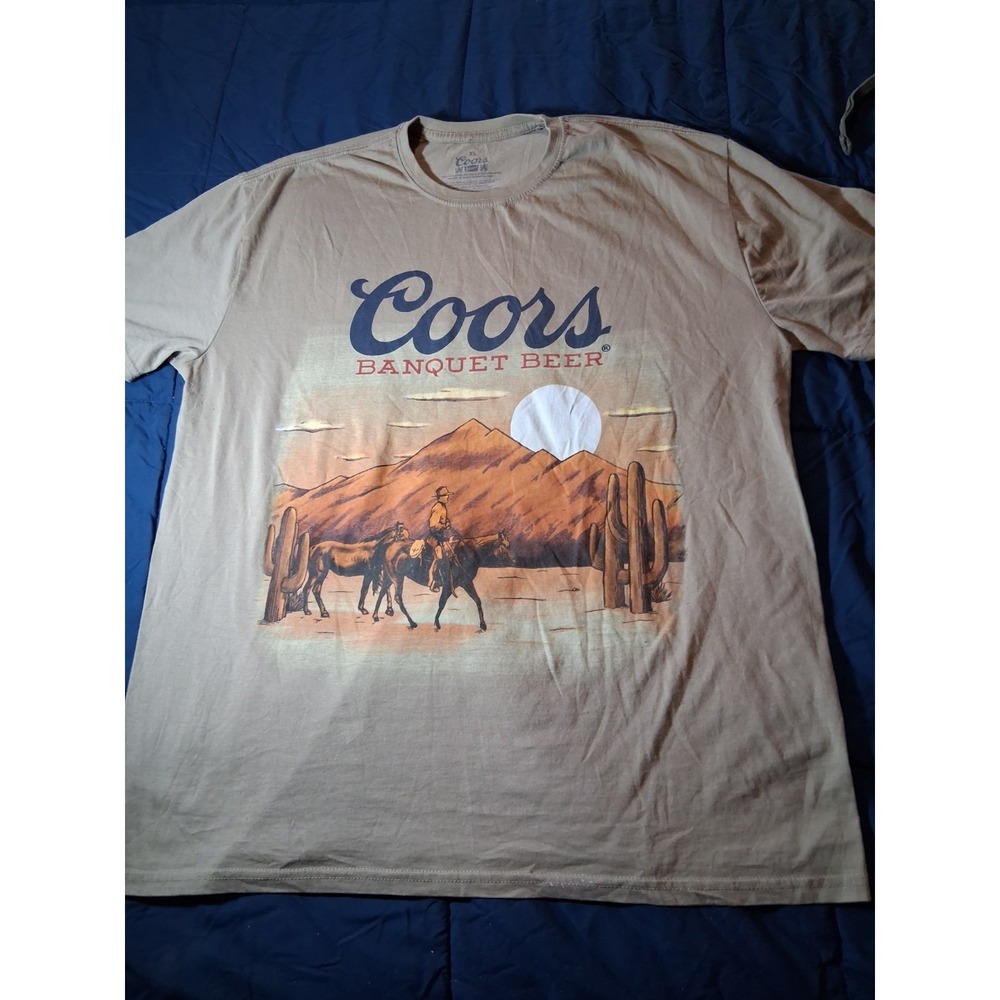 Coors Banquet Beer Graphic T-Shirt Cowboy‎ Rider Beige ( Unisex)  Size Large